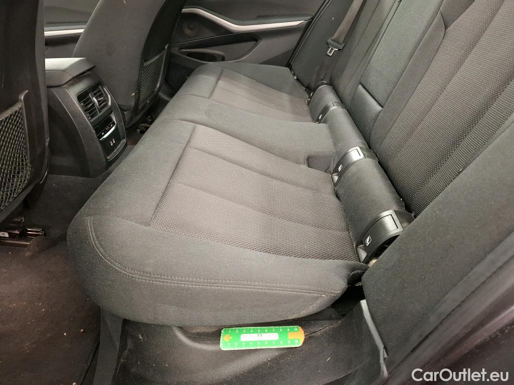  Bmw  Serie 3 BMW Série 3 Berline / 2018 / 4P / Berline 318d 150ch Business Design BVA8 #54