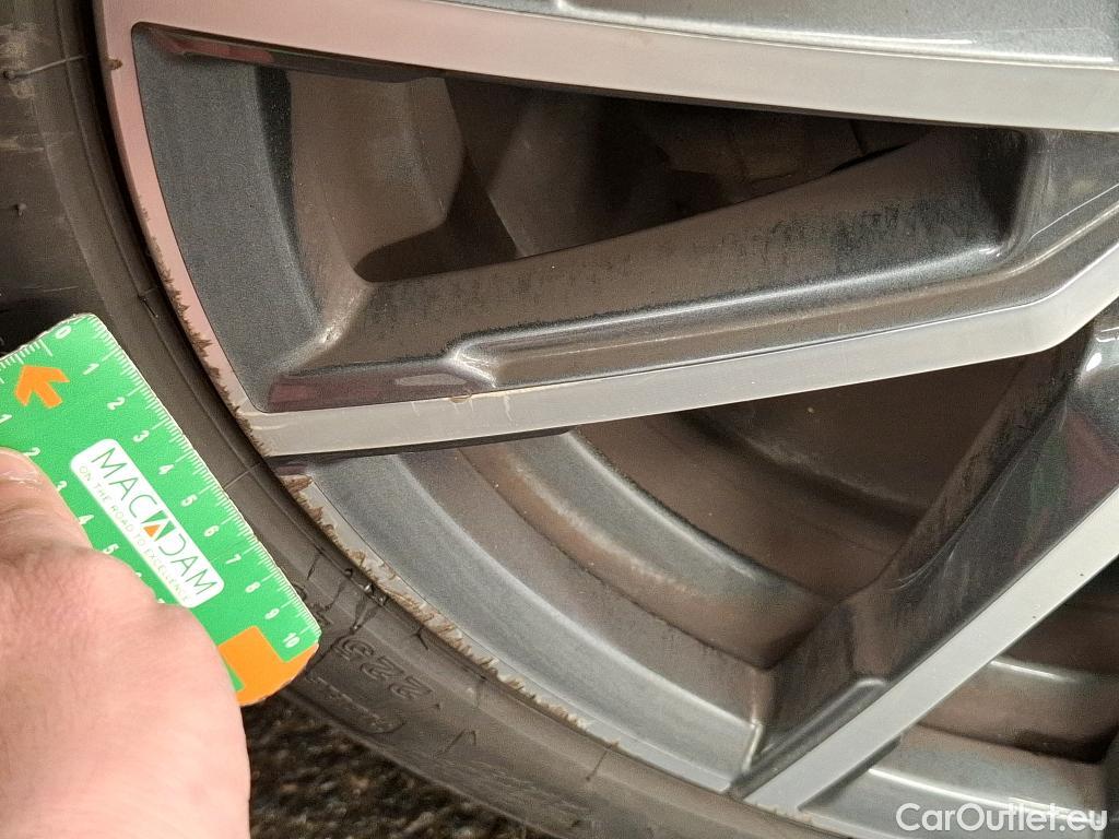  Bmw  Serie 3 BMW Série 3 Berline / 2018 / 4P / Berline 318d 150ch Business Design BVA8 #27