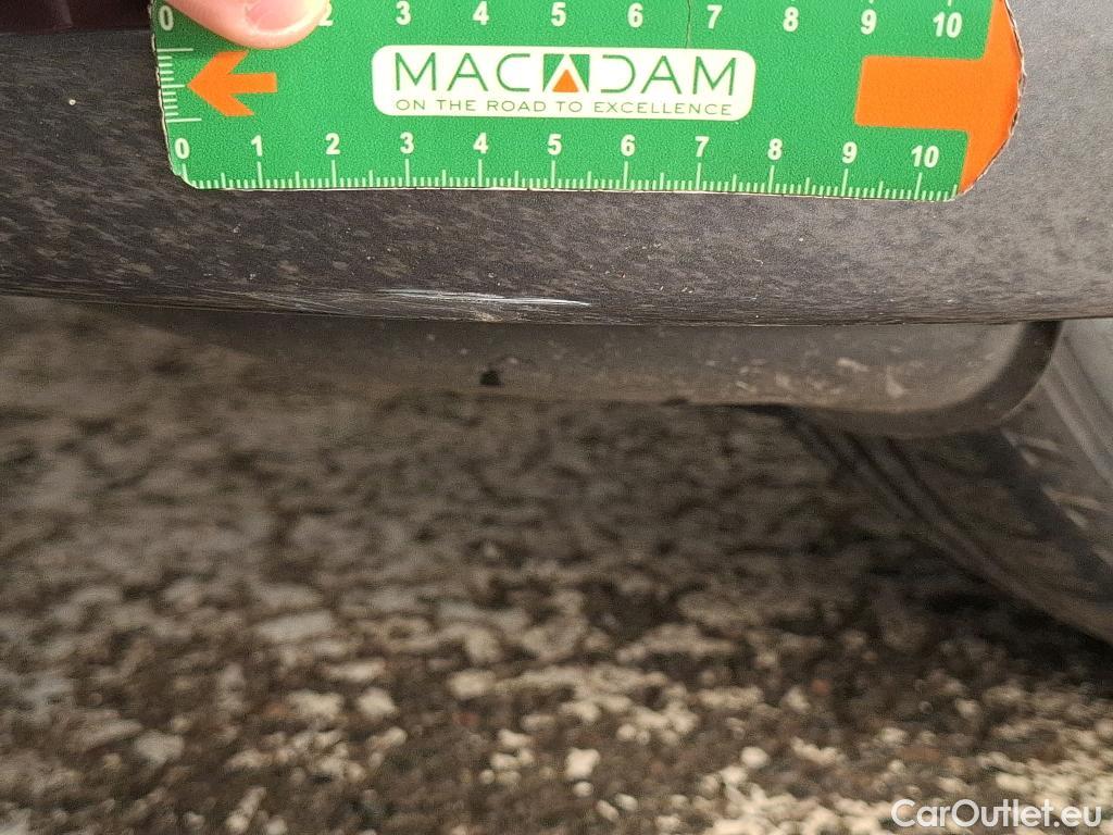  Bmw  Serie 3 BMW Série 3 Berline / 2018 / 4P / Berline 318d 150ch Business Design BVA8 #13