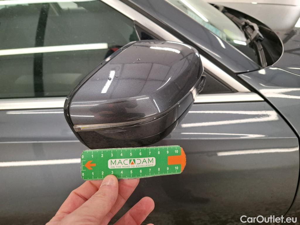  Bmw  Serie 3 BMW Série 3 Berline / 2018 / 4P / Berline 318d 150ch Business Design BVA8 #49