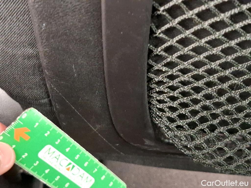  Bmw  Serie 3 BMW Série 3 Berline / 2018 / 4P / Berline 318d 150ch Business Design BVA8 #39