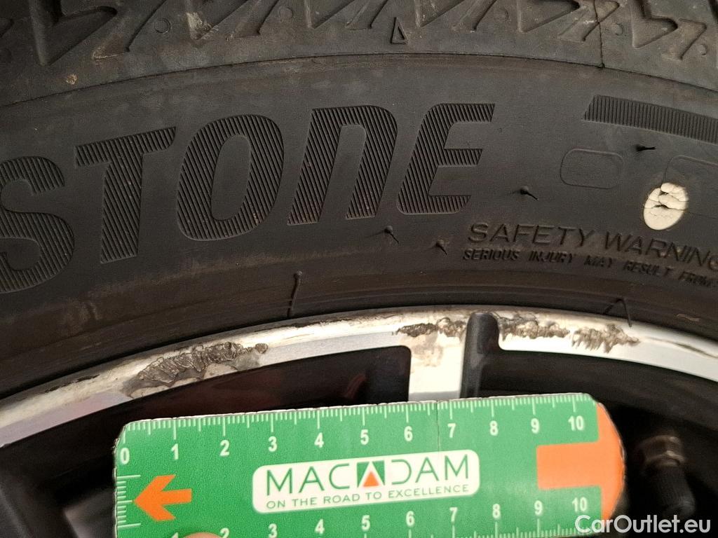  Bmw  Serie 3 BMW Série 3 Berline / 2018 / 4P / Berline 318d 150ch Business Design BVA8 #16