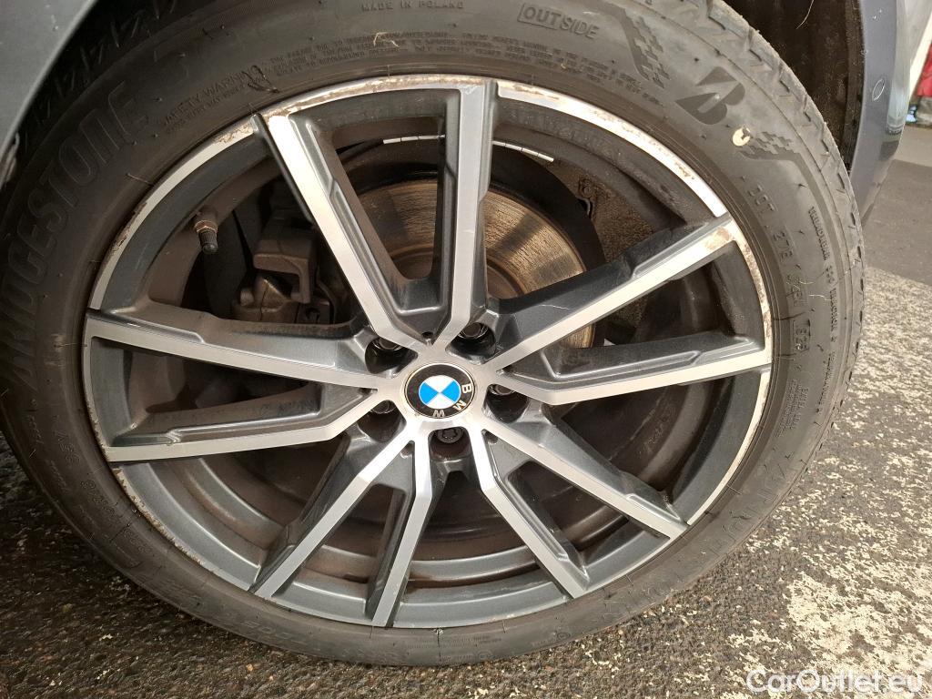  Bmw  Serie 3 BMW Série 3 Berline / 2018 / 4P / Berline 318d 150ch Business Design BVA8 #26