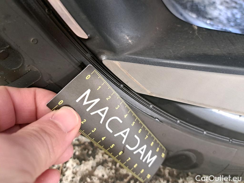  Hyundai  Tucson HYUNDAI  / 2020 / 5P / SUV 1.6 HYBRID 230 EXECUTIVE #25