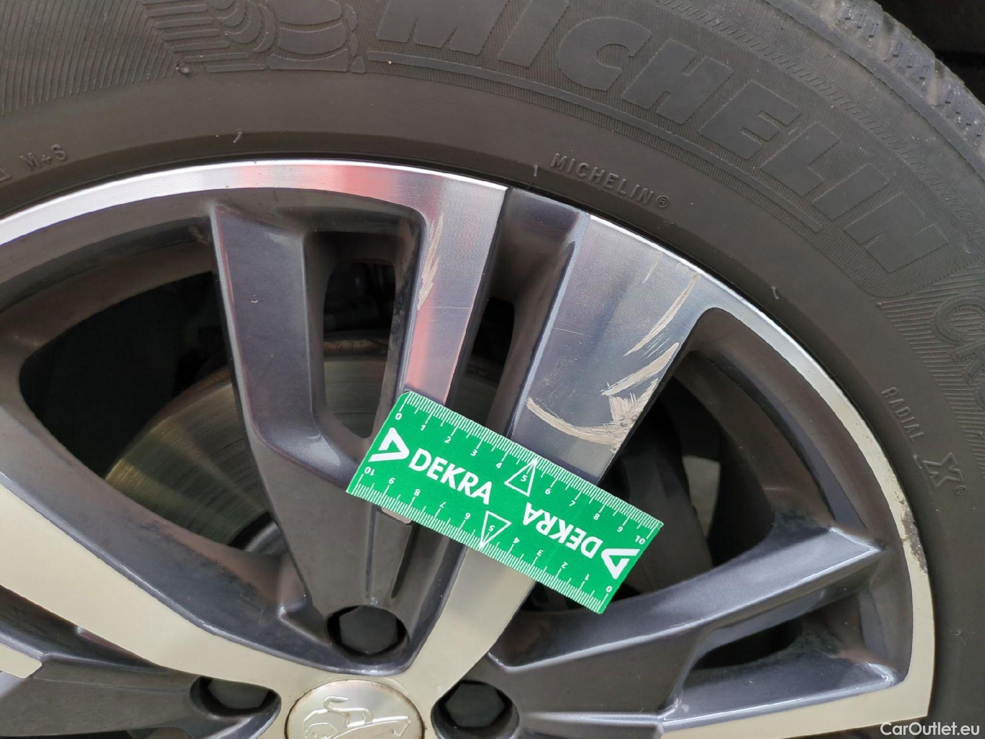  Peugeot  3008  Allure Pack 1.5 HDi 130CV BVA8 E6d #29