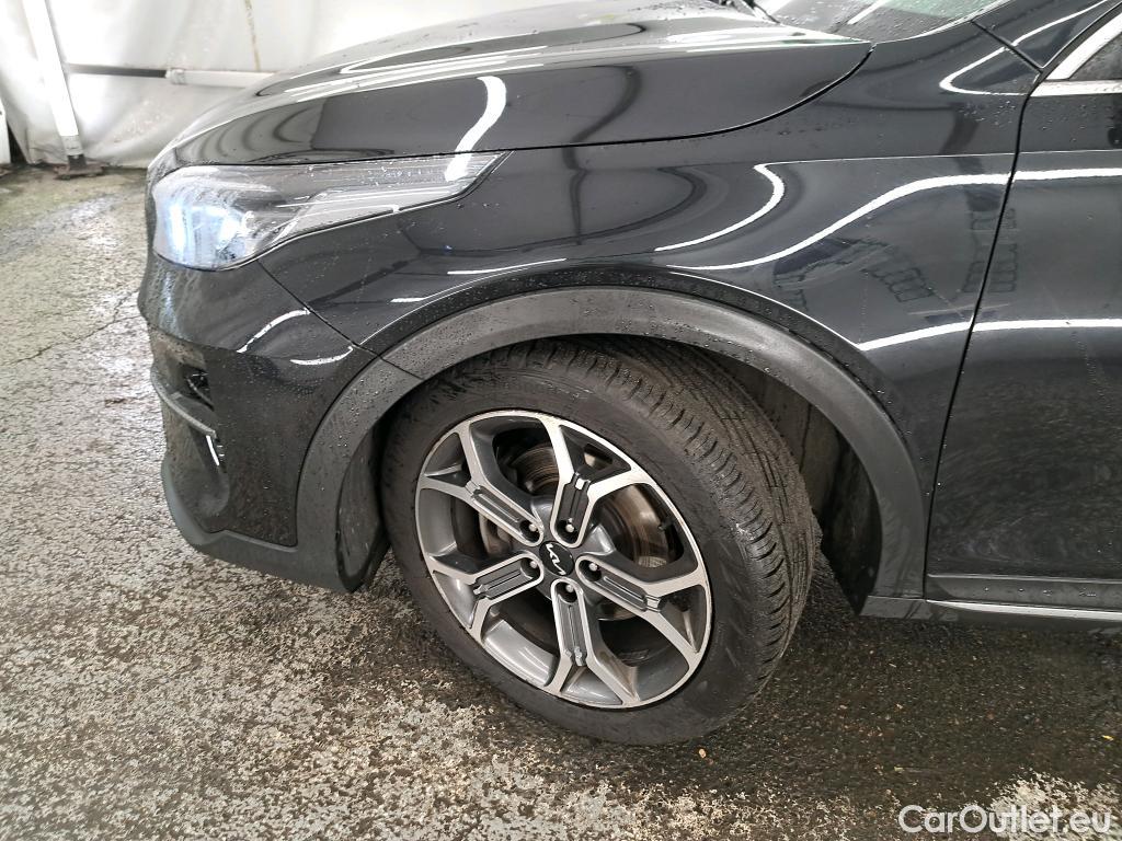  KIA  XCeed KIA  / 2019 / 5P / Crossover 1.6 CRDI 136 ISG MHEV DESIGN DCT7 #3