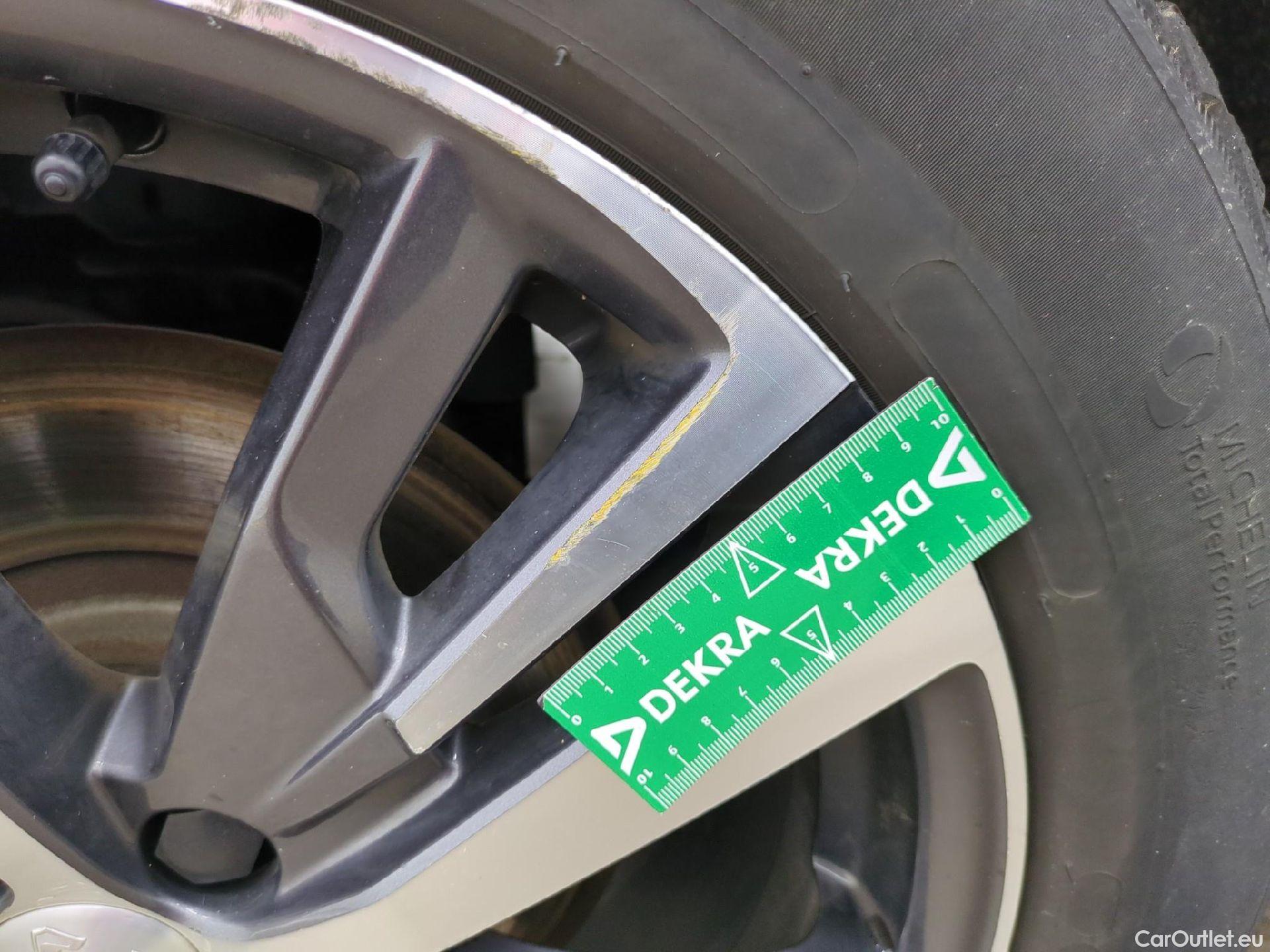  Peugeot  3008  Allure Pack 1.5 HDi 130CV BVA8 E6d #21