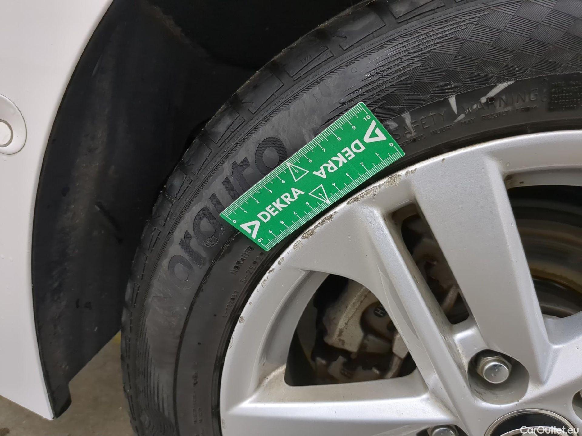  Toyota  Corolla TOYOTA  Touring Sports / 2018 / 5P / Break Hybride 122h Dynamic Business Stage Acad #8