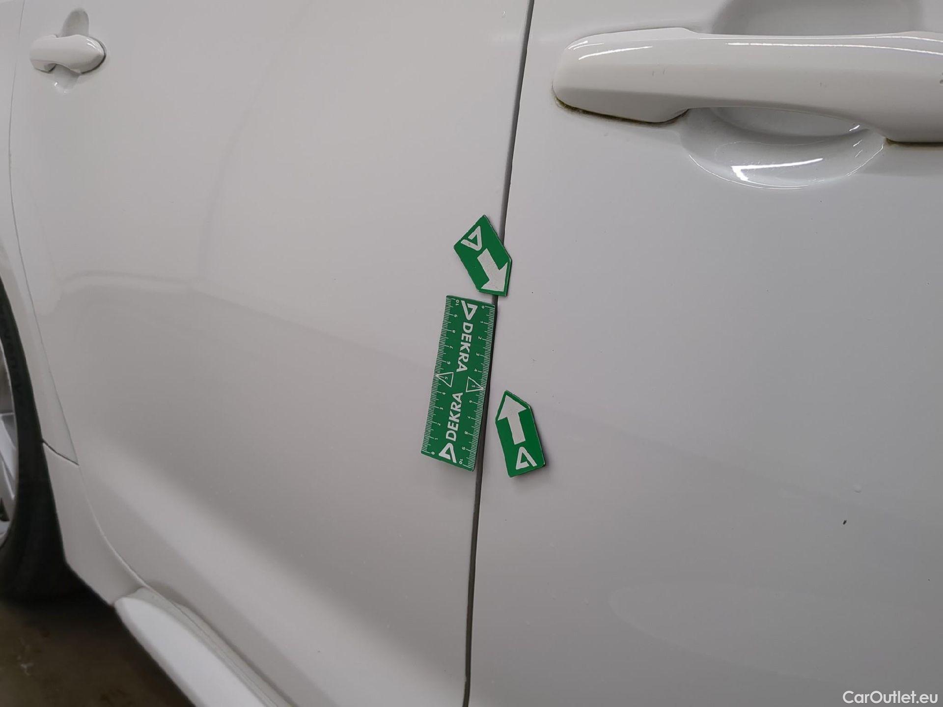  Toyota  Corolla TOYOTA  Touring Sports / 2018 / 5P / Break Hybride 122h Dynamic Business Stage Acad #10