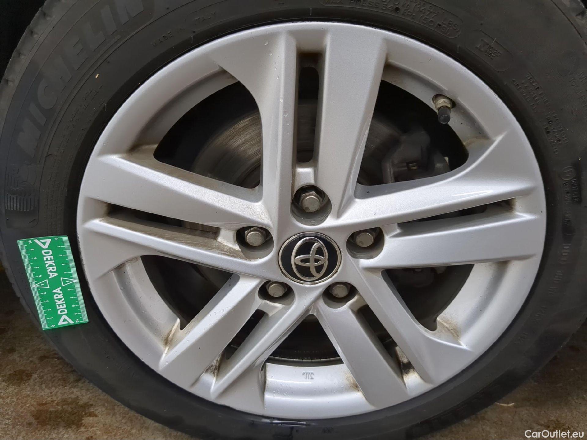  Toyota  Corolla TOYOTA  Touring Sports / 2018 / 5P / Break Hybride 122h Dynamic Business Stage Acad #4