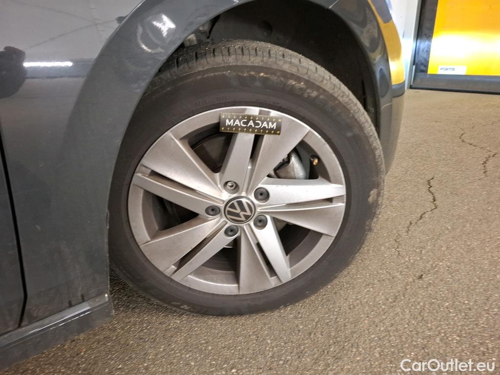 Volkswagen  Golf  VIII Berline Life Plus 2.0 TDI 115CV BVA7 E6d #10