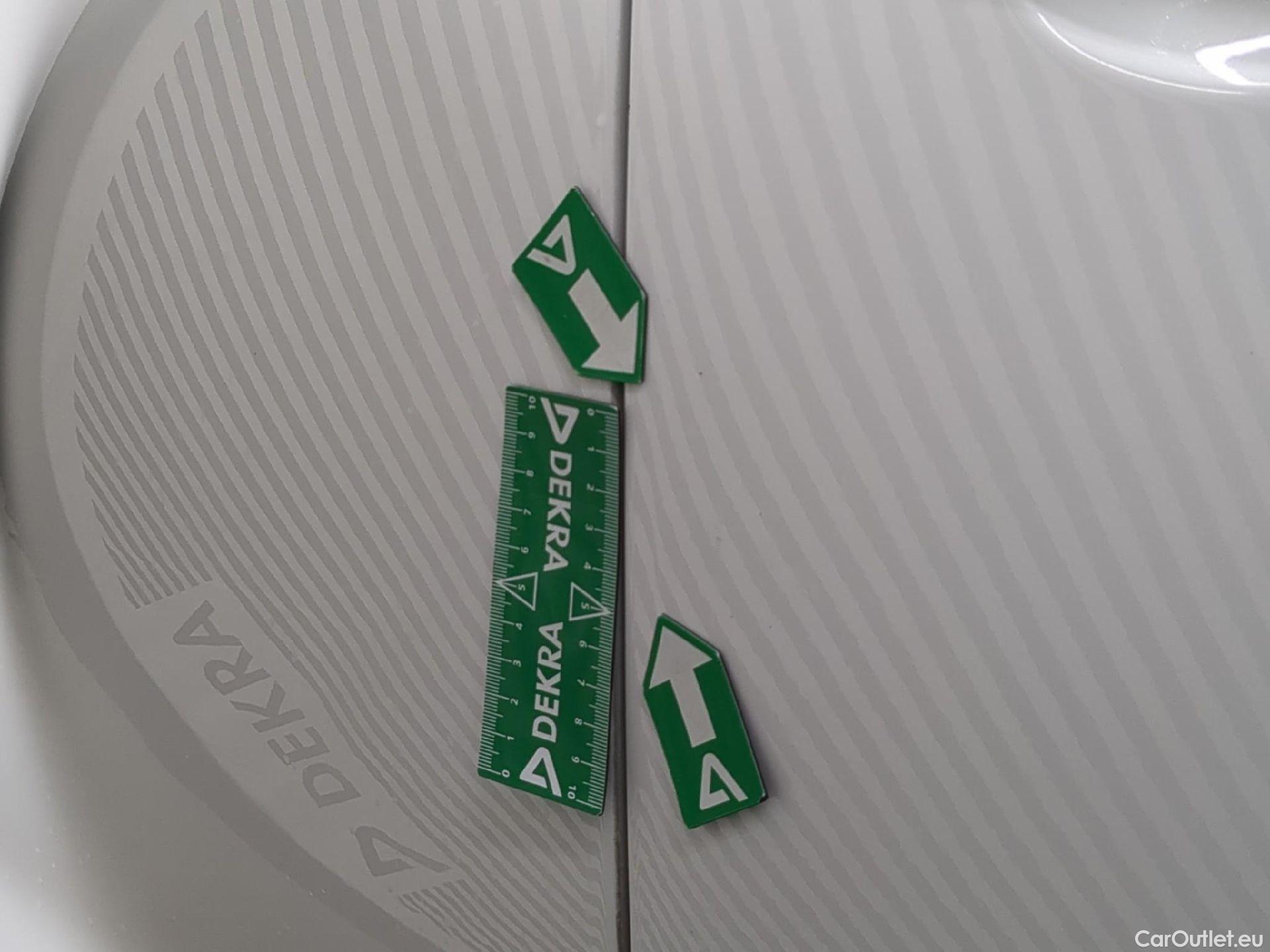  Toyota  Corolla TOYOTA  Touring Sports / 2018 / 5P / Break Hybride 122h Dynamic Business Stage Acad #9