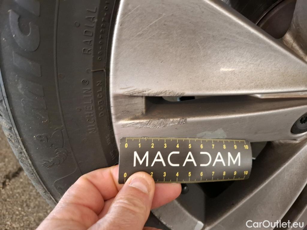  Volkswagen  Golf  VIII Berline Life Plus 2.0 TDI 115CV BVA7 E6d #4