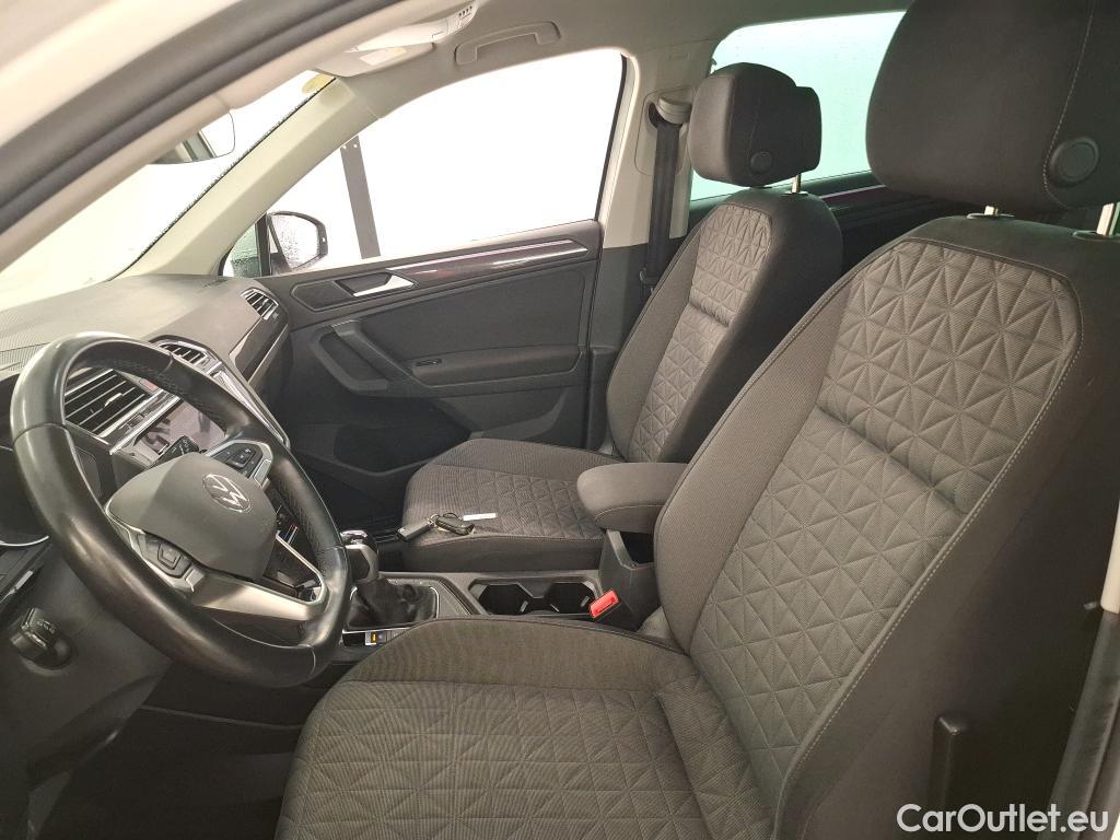  Volkswagen  Tiguan VOLKSWAGEN  / 2020 / 5P / SUV 2.0 TDI 150 DSG7 LIFE PLUS #11