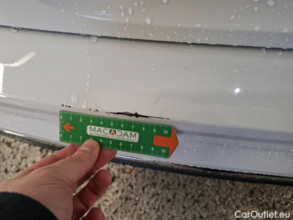  Volkswagen  Tiguan VOLKSWAGEN  / 2020 / 5P / SUV 2.0 TDI 150 DSG7 LIFE PLUS #4