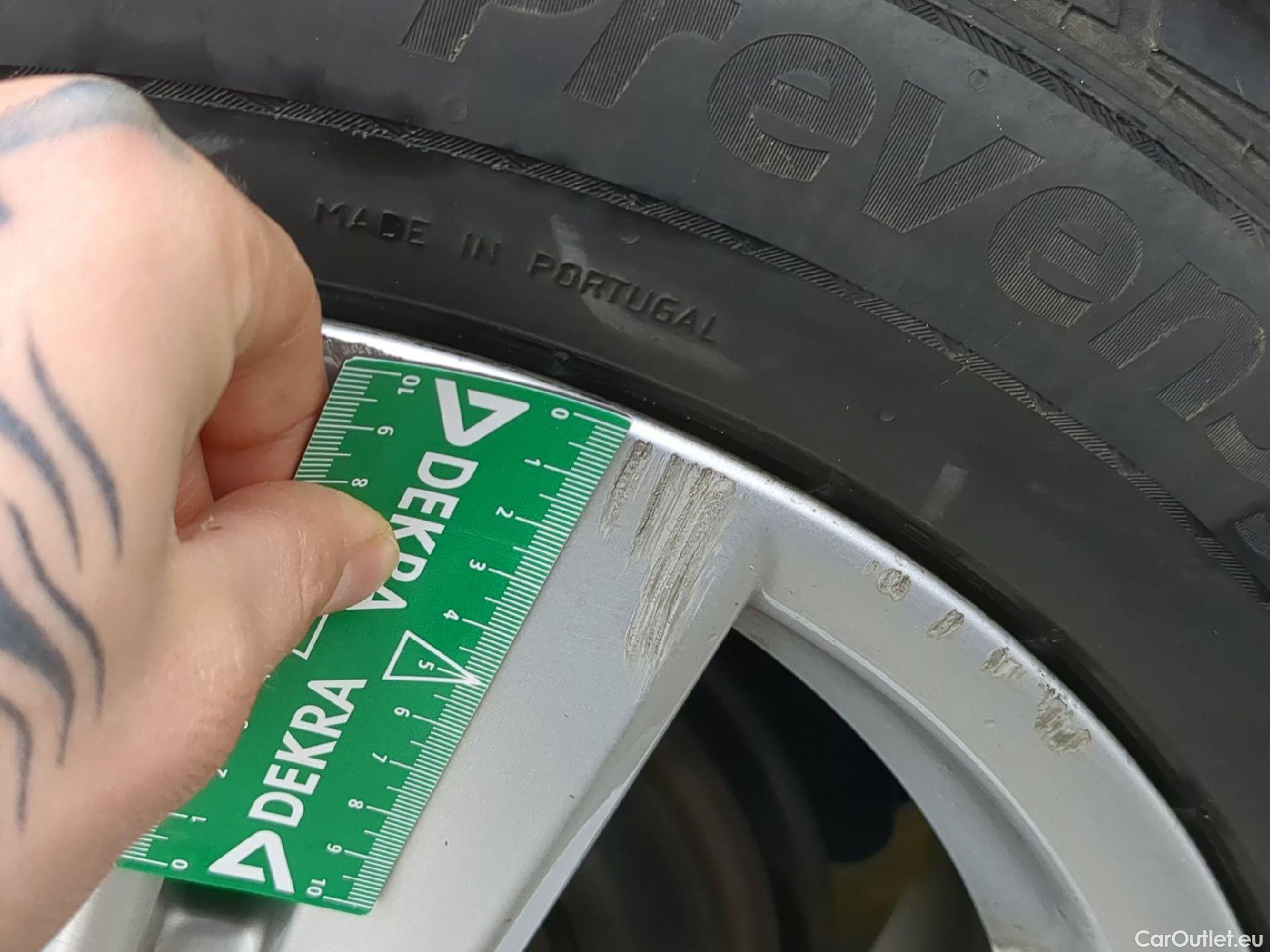  Toyota  Corolla TOYOTA  Touring Sports / 2018 / 5P / Break Hybride 122h Dynamic Business Stage Acad #6