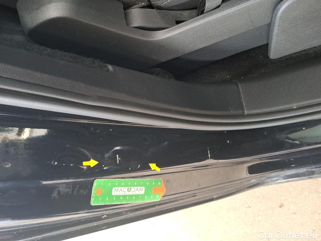  Volkswagen  Touran  IQ.Drive Start-Stop 2.0 TDI 150CV BVA7 E6dT #9