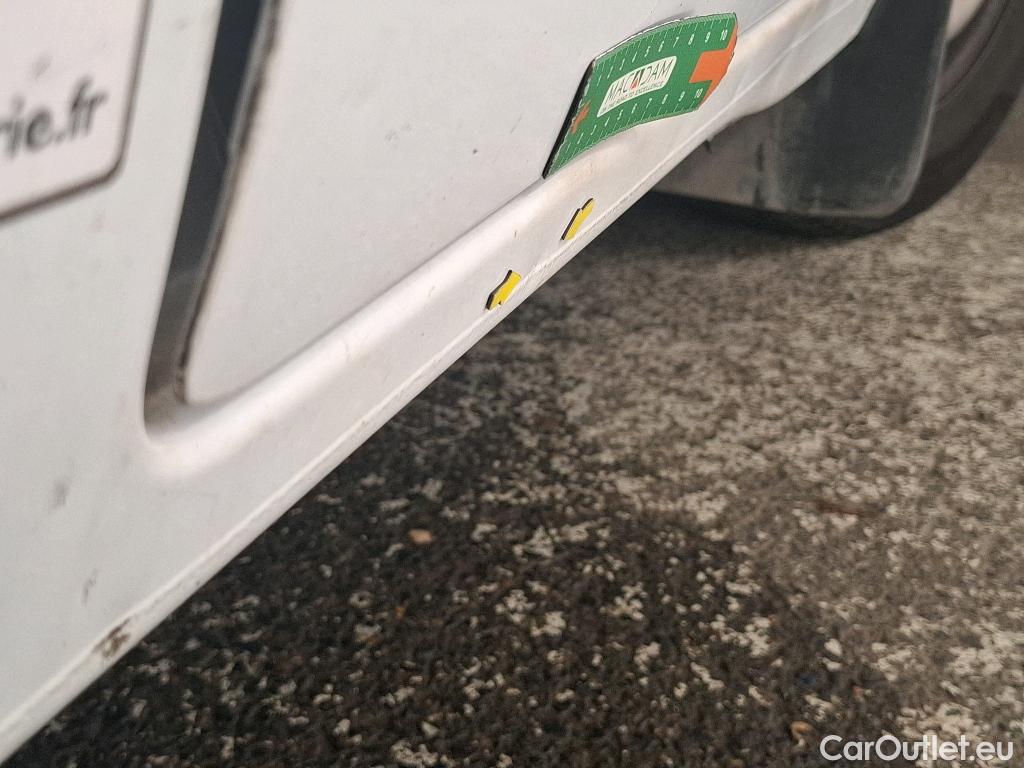  Nissan  NV400 NISSAN  / 2014 / 4P / Fourgon tôlé L2H2 2.3 dCi 165 EUVI S/S 3t5 N-Connecta #36