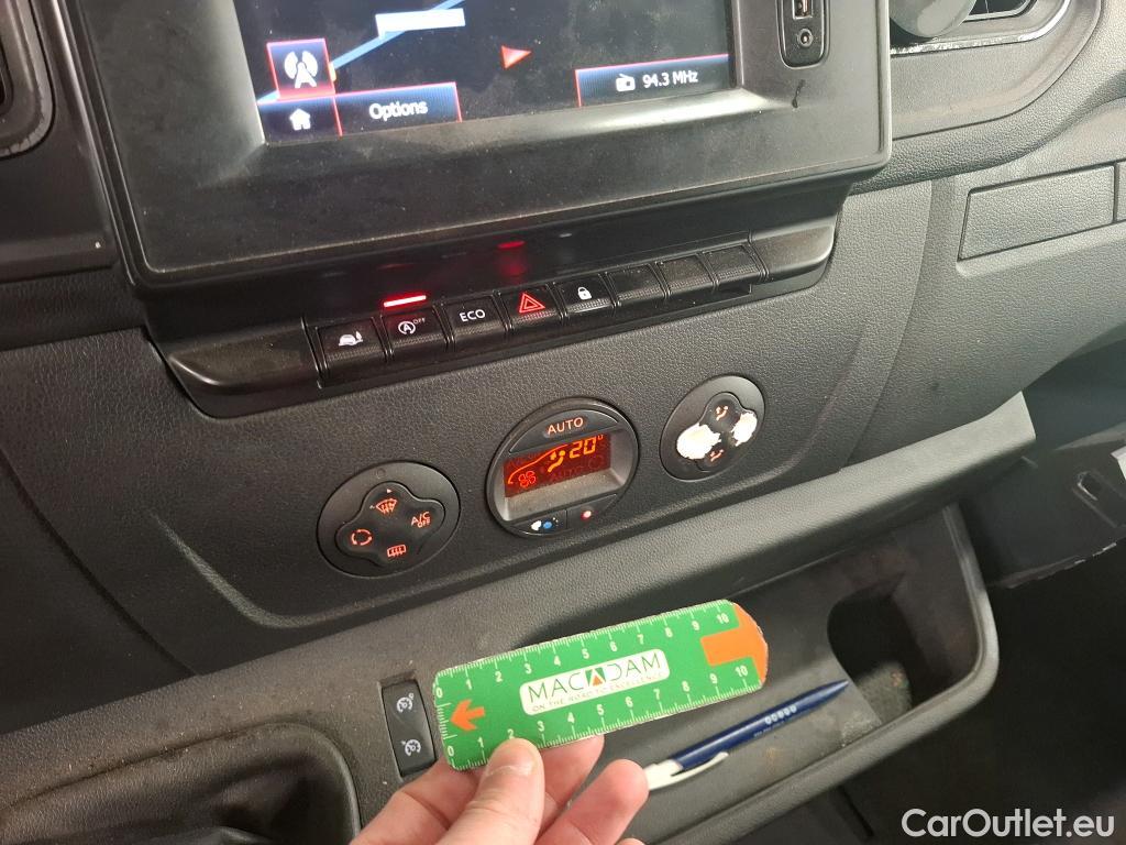  Nissan  NV400 NISSAN  / 2014 / 4P / Fourgon tôlé L2H2 2.3 dCi 165 EUVI S/S 3t5 N-Connecta #79