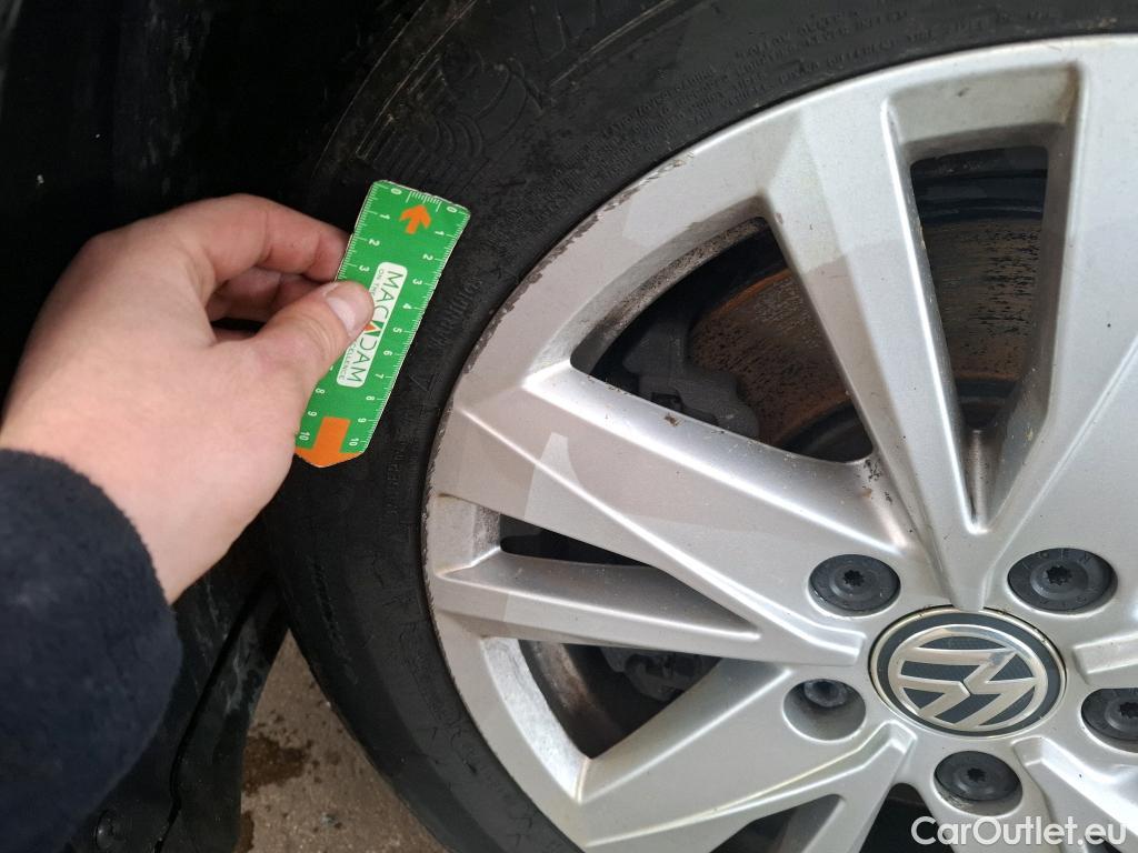  Volkswagen  Touran  IQ.Drive Start-Stop 2.0 TDI 150CV BVA7 E6dT #27