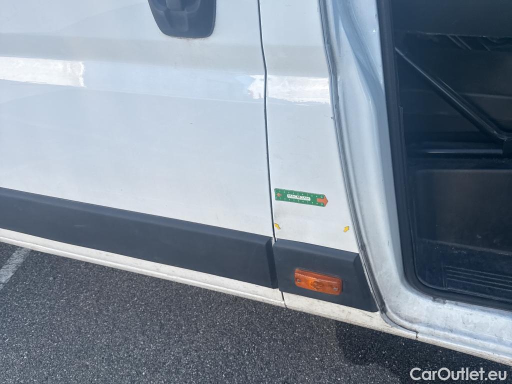 Fiat  Ducato FIAT  VU 4p Fourgon Maxi 3 5 XL H2 2 3 Mjet 130 Pack Pro Nav #41
