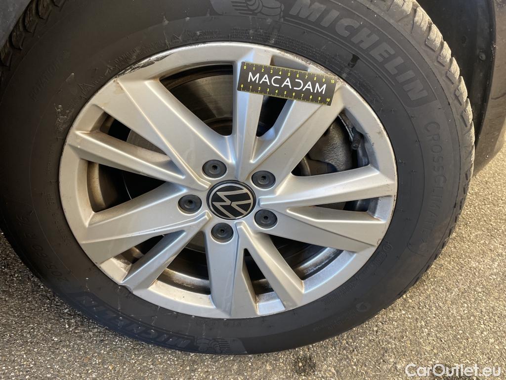  Volkswagen  Touran  Lounge Business BMT/Start-Stopp 2.0 TDI 120CV BVM6 E6d #14