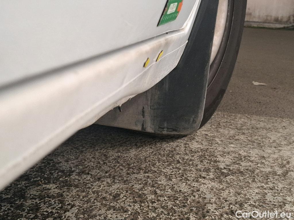  Nissan  NV400 NISSAN  / 2014 / 4P / Fourgon tôlé L2H2 2.3 dCi 165 EUVI S/S 3t5 N-Connecta #37