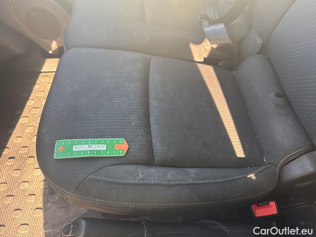  Renault  Trafic RENAULT  / 2019 / 4P / Fourgon tole FG GCF L1H1 1000 dCi 120 #33