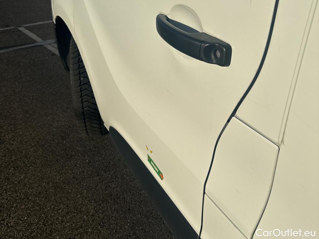  Renault  Trafic RENAULT  / 2019 / 4P / Fourgon tole FG GCF L1H1 1000 dCi 120 #61