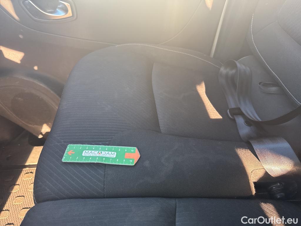  Renault  Trafic RENAULT  / 2019 / 4P / Fourgon tole FG GCF L1H1 1000 dCi 120 #34