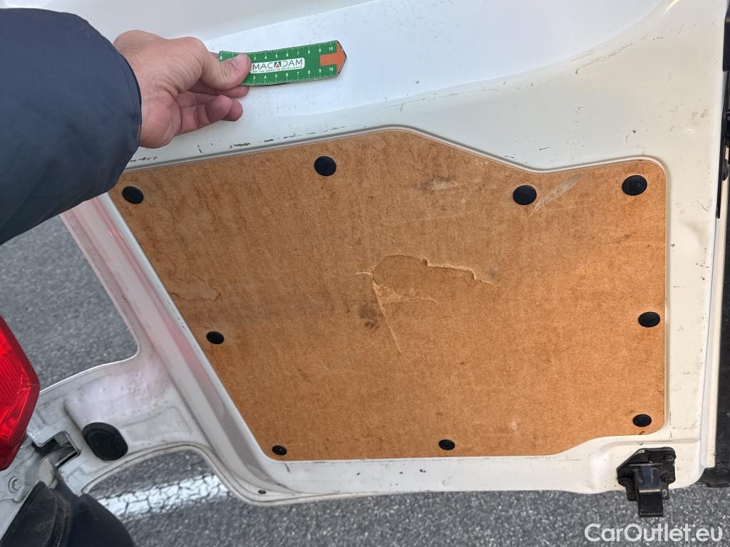  Peugeot  Expert  Fourgon Premium L2 1.5 HDi 120CV BVM6 E6d #16