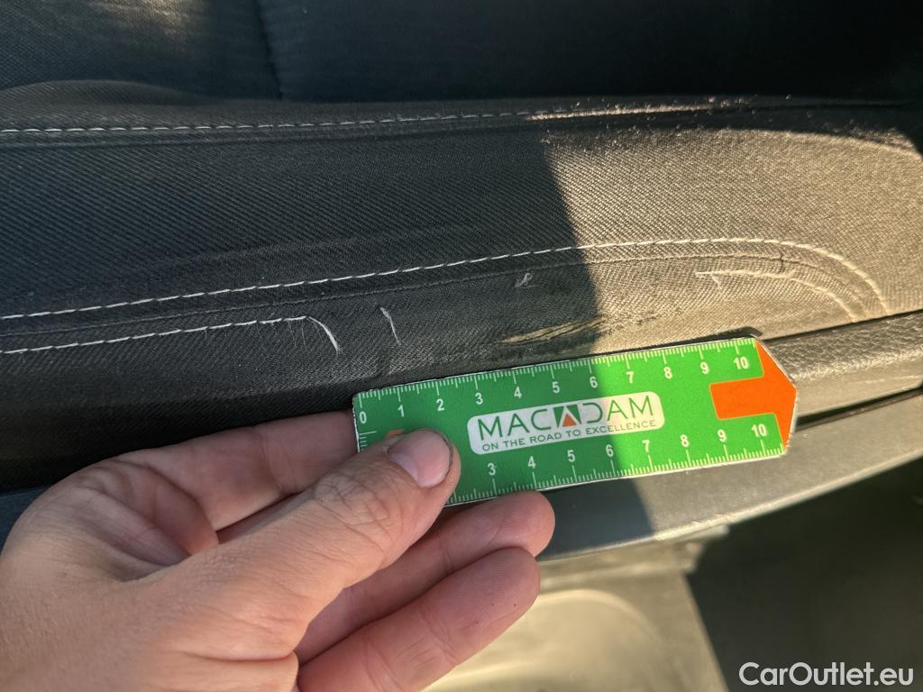  Renault  Trafic RENAULT  / 2019 / 4P / Fourgon tole FG GCF L1H1 1000 dCi 120 #2