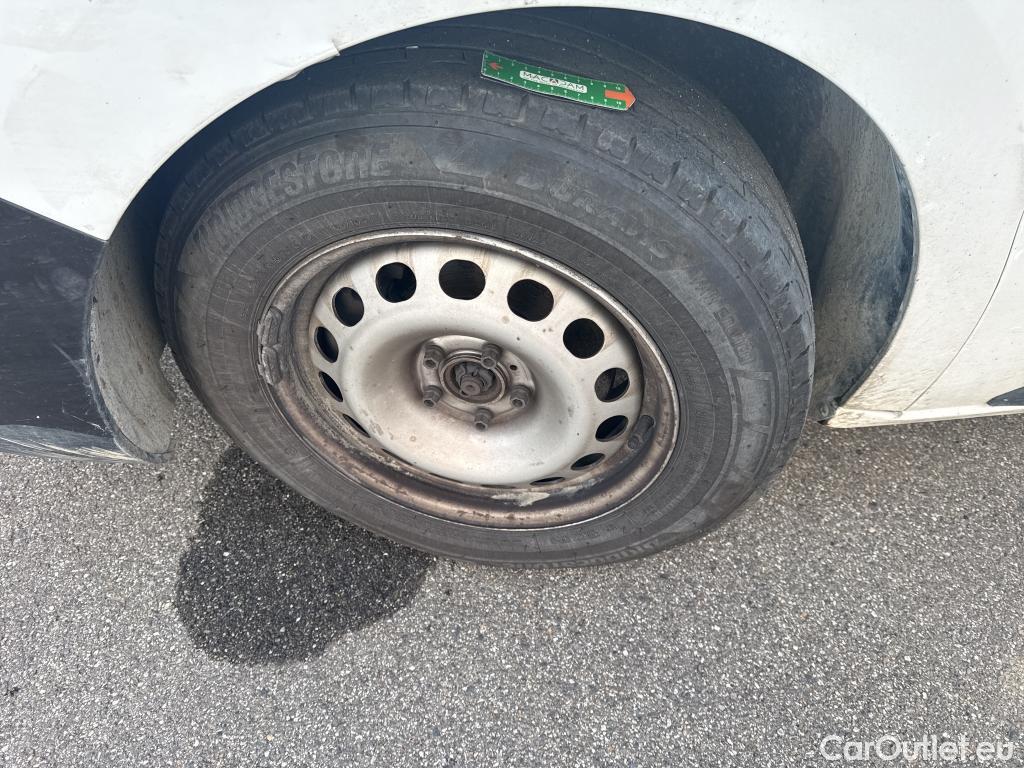  Peugeot  Expert  Fourgon Premium L2 1.5 HDi 120CV BVM6 E6d #23