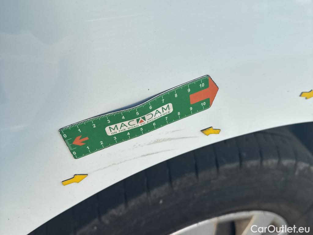  Renault  Trafic RENAULT  / 2019 / 4P / Fourgon tole FG GCF L1H1 1000 dCi 120 #46