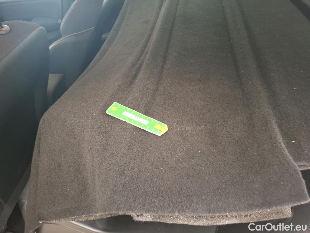  Renault  Megane  IV Berline 5pt. Société Air Nav 1.5 dCi 90CV BVM6 E6 #26