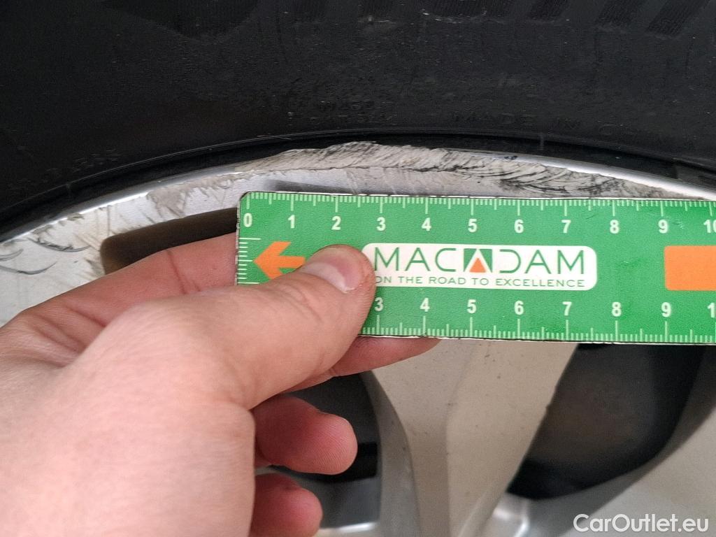  Renault  Megane  IV Berline 5pt. Société Air Nav 1.5 dCi 90CV BVM6 E6 #24