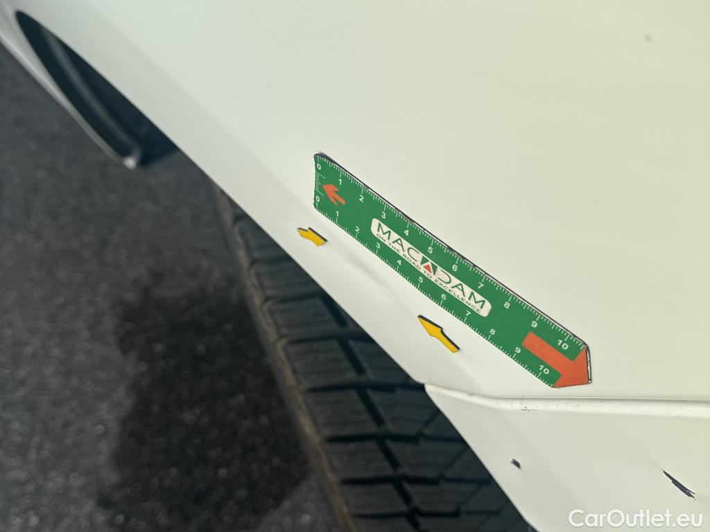  Renault  Trafic RENAULT  / 2019 / 4P / Fourgon tole FG GCF L1H1 1000 dCi 120 #28