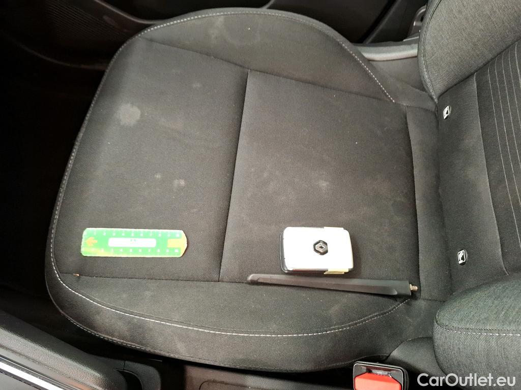  Renault  Captur  / 2019 / 5P / SUV Business TCe 140 EDC FAP -21 / VENTE SANS CG #19