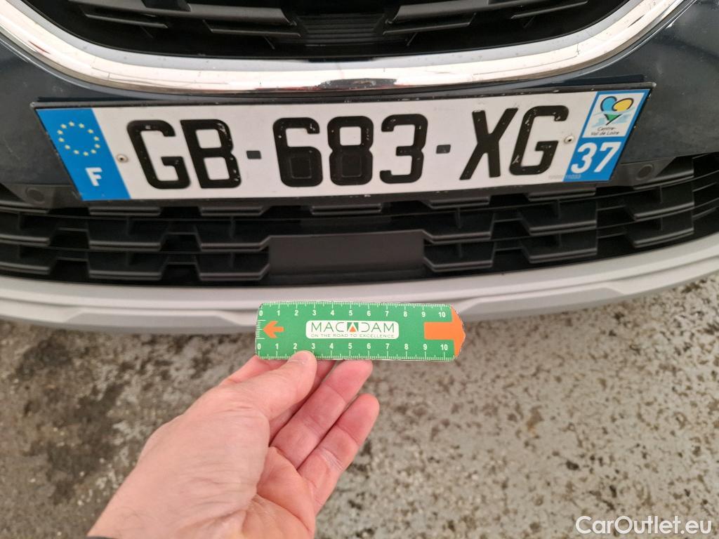  Renault  Captur  / 2019 / 5P / SUV Business TCe 140 EDC FAP -21 / VENTE SANS CG #24