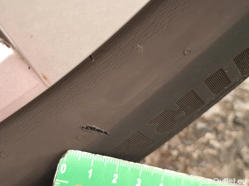  Renault  Captur  / 2019 / 5P / SUV Business TCe 140 EDC FAP -21 / VENTE SANS CG #13