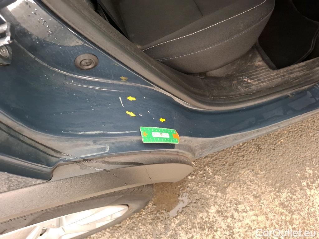  Renault  Captur  / 2019 / 5P / SUV Business TCe 140 EDC FAP -21 / VENTE SANS CG #7