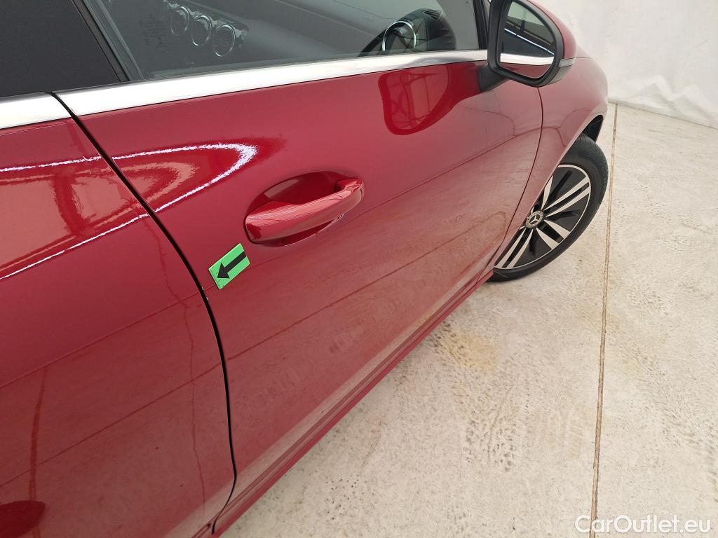  Mercedes  CLA-Klasse CLA 200 Coupé DCT #23