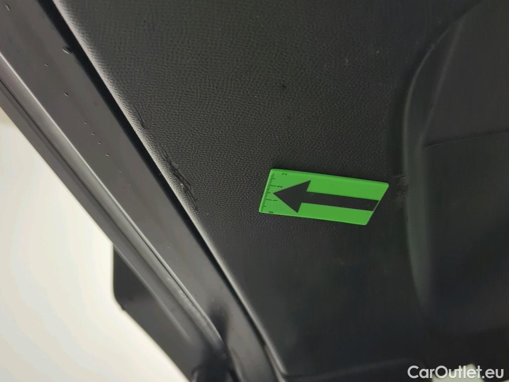  Peugeot  2008 1.5 BlueHDi 100CP Allure STT #40