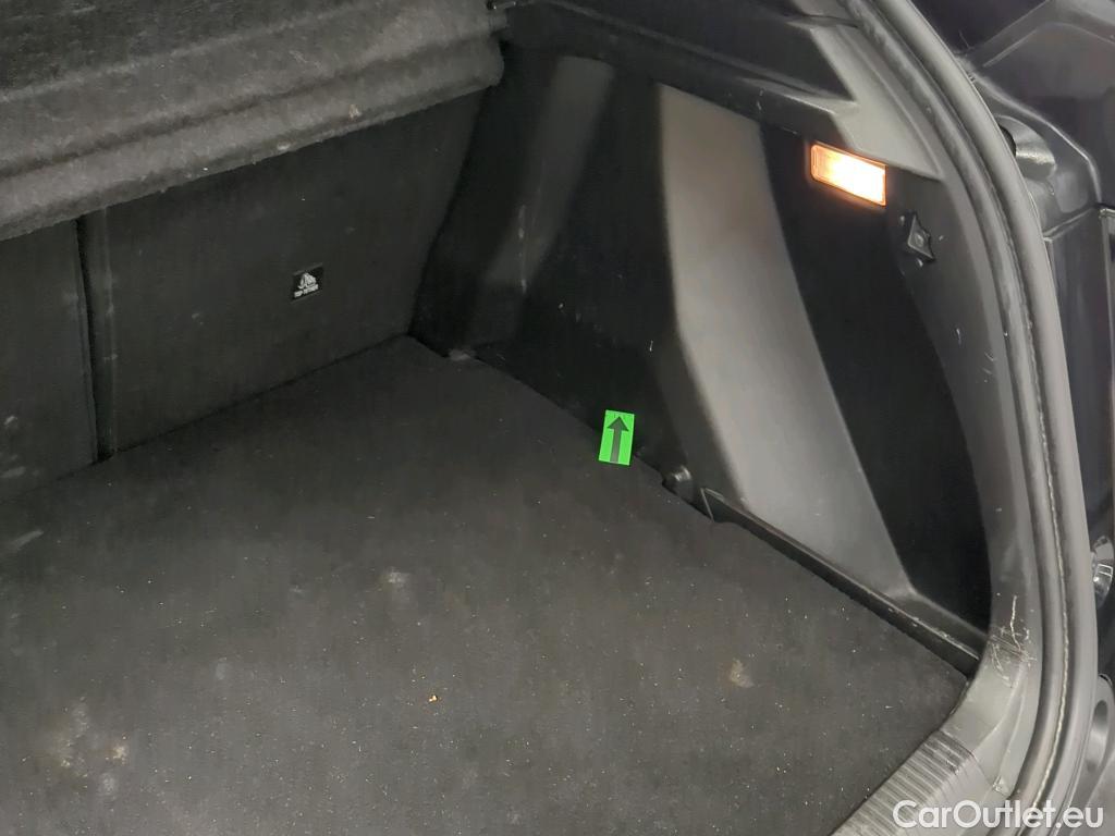  Peugeot  2008 1.5 BlueHDi 100CP Allure STT #37