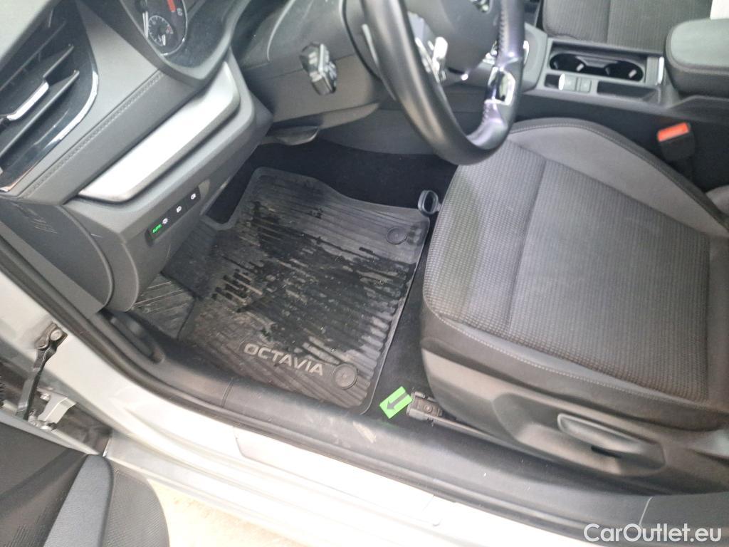  Skoda  Octavia 2.0 TDI 150CP Ambition DSG #9