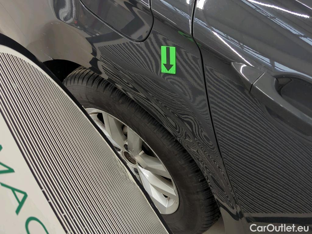  Volkswagen  Passat Comfortline 2.0 TDI DSG 150 CP #8