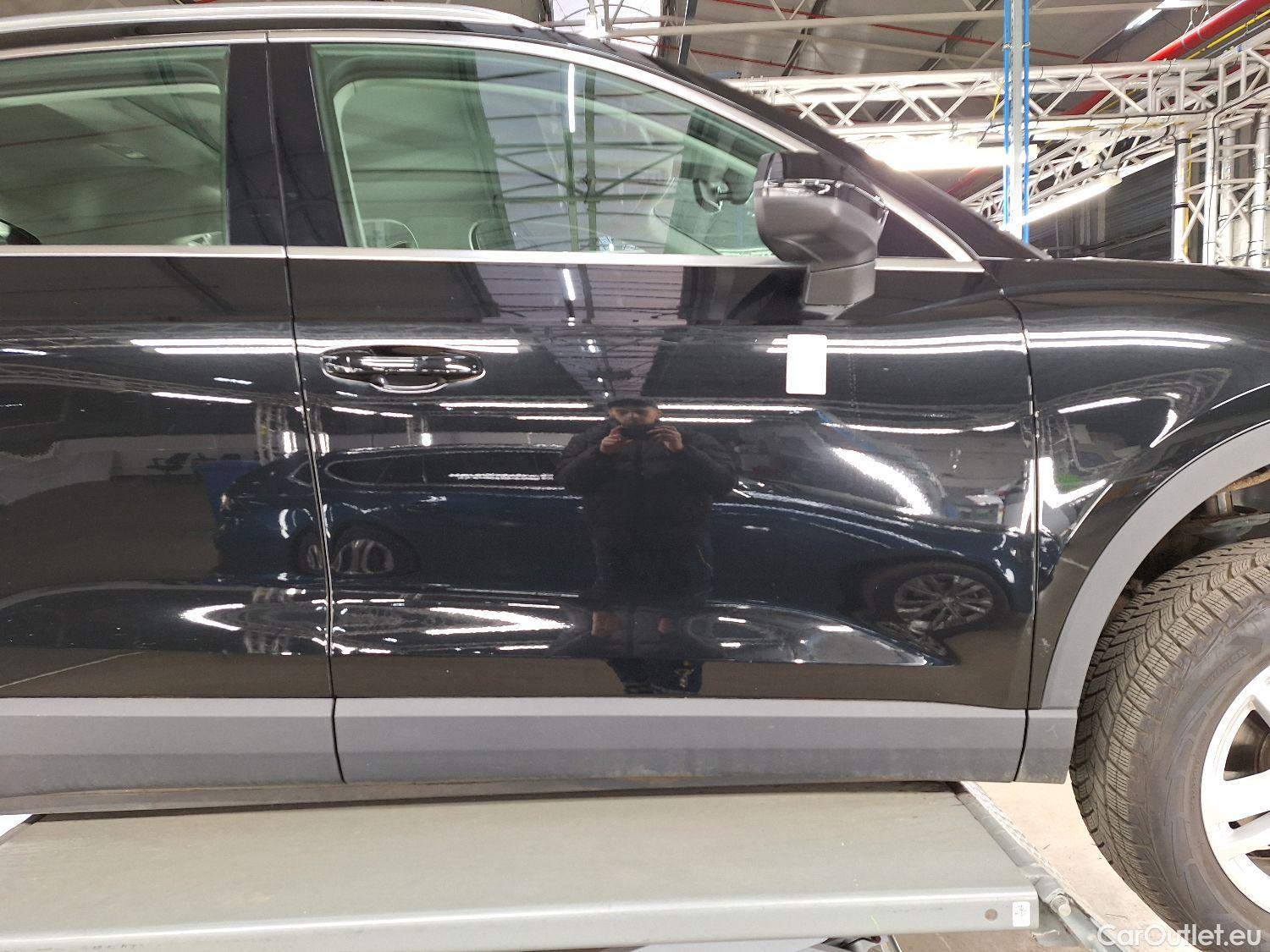  Audi  Q3 Audi,  '18, Audi  35 TDI S Tronic Business Edition 5d #9