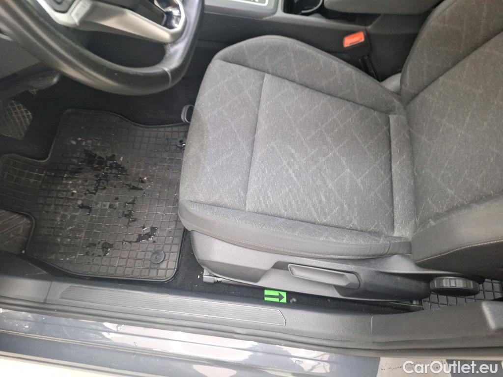  Volkswagen  Golf  1.5 eTSI ACT DSG mild hybrid Life #1