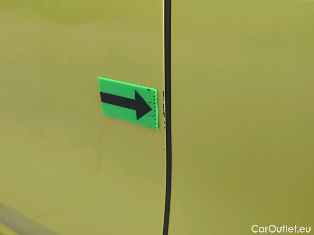  Volkswagen  Golf  2.0 TDI 116HP DSG Life Variant #16