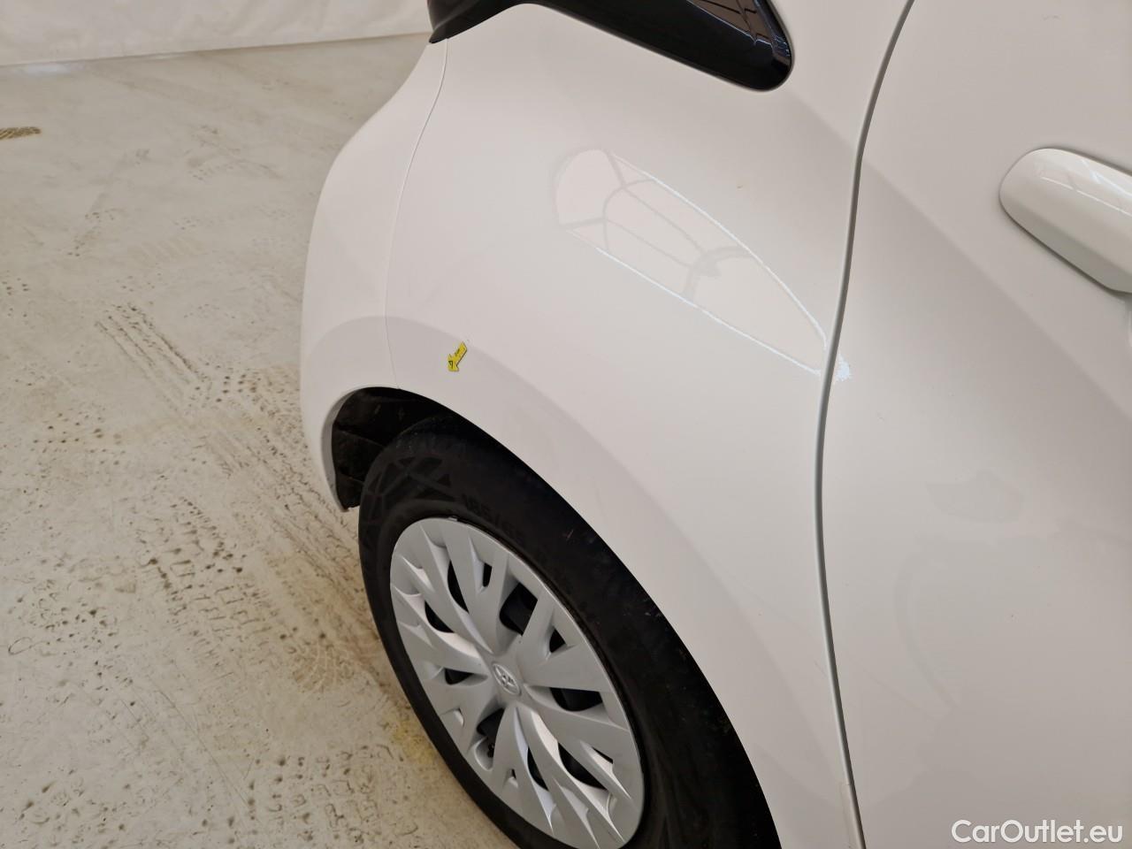  Toyota  Yaris 1.5 Hybrid Eco HYB Auto #33